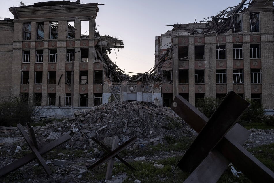 Zelensky accuses Russia of continuing to bomb Ukraine despite Putin's "Easter truce"