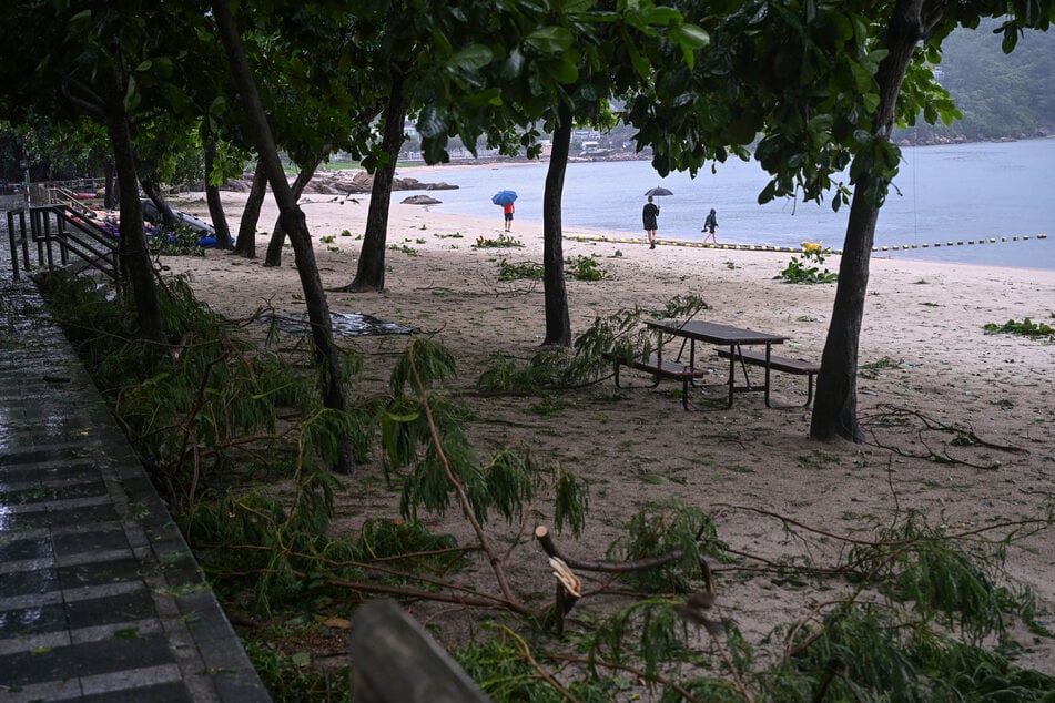 China lashed by strong winds and rain after Typhoon Noul makes landfall