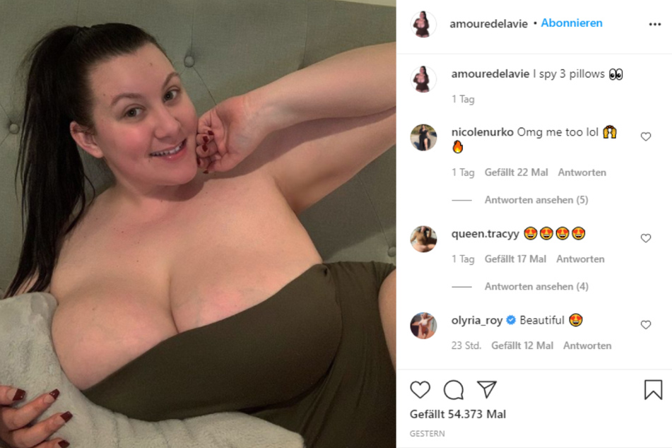 Plus size model Lauren loves her big pillows!