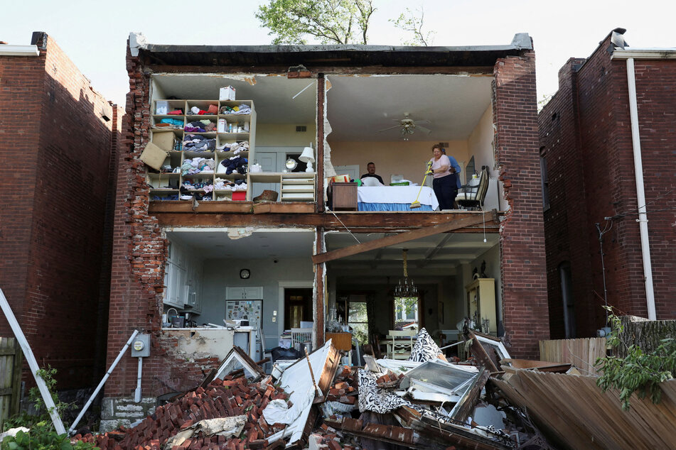 Tornadoes in Missouri and Kentucky claim at least 20 lives