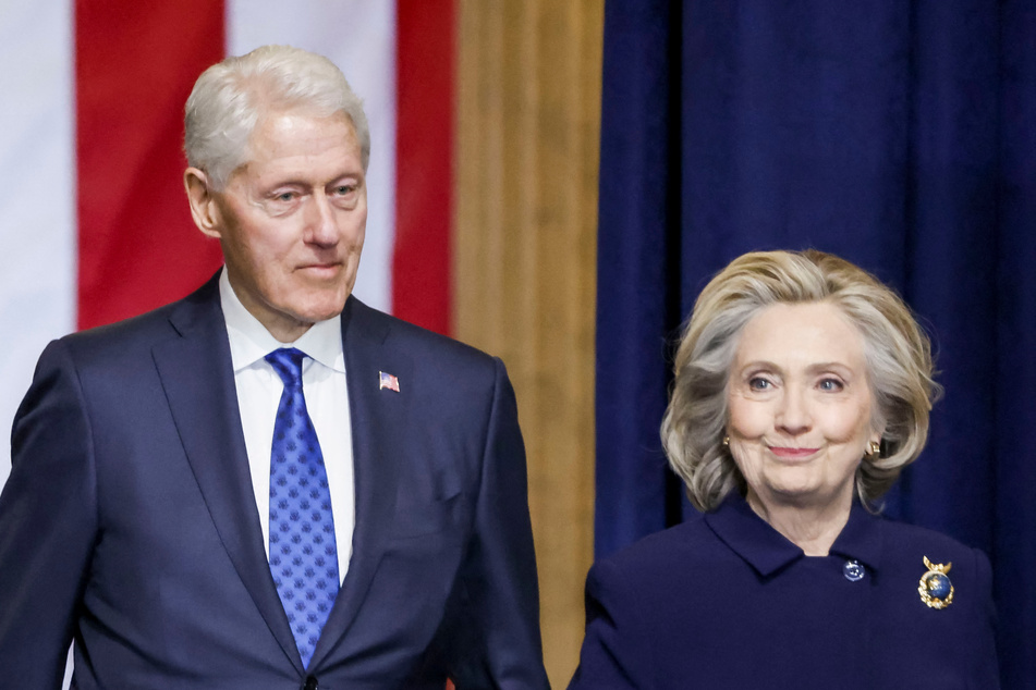 Bill (l.) and Hillary Clinton (r.) will testify in Congress about sex offender Jeffrey Epstein later this month after initially refusing to do so.