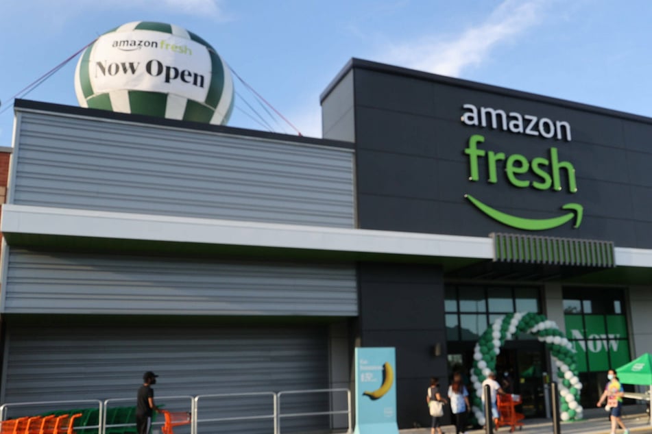 Shopping without checkouts: Amazon opens first supermarket in Seattle