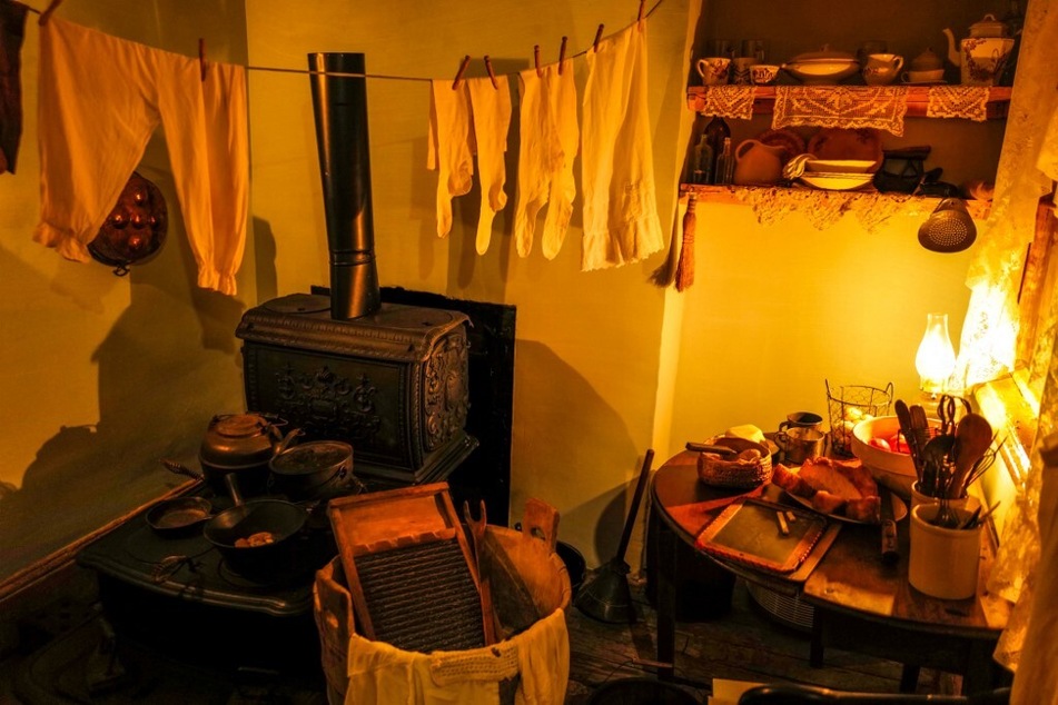 From Irish families fleeing famine to Holocaust survivors, the Tenement Museum tells of the lives of immigrants who shaped New York. Now, it will also tell the stories of African Americans at the end of the 19th century.