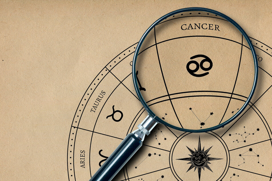 Free Cancer monthly horoscope for April 2025