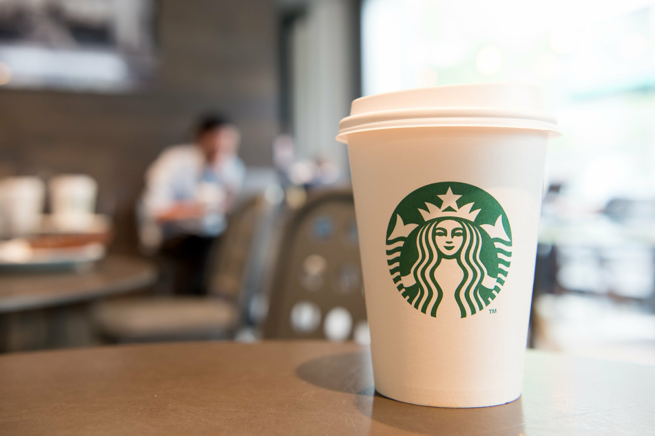 Starbucks workers in Knoxville ring in the holidays by filing for union election