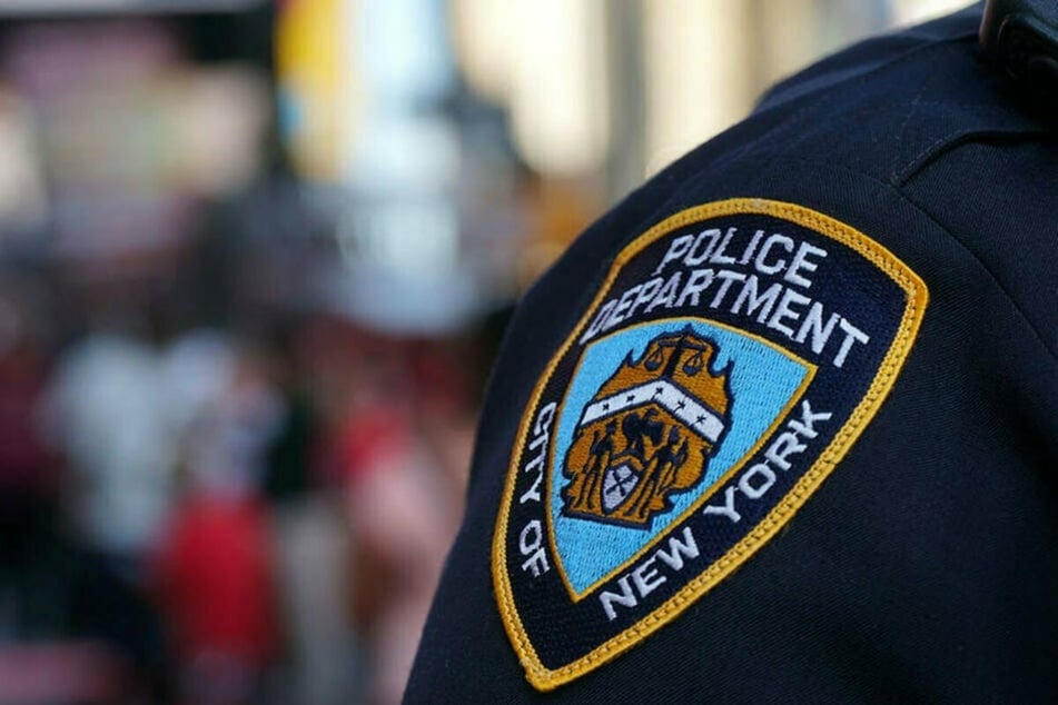 Stranger tries to push Asian woman onto New York subway tracks – twice!