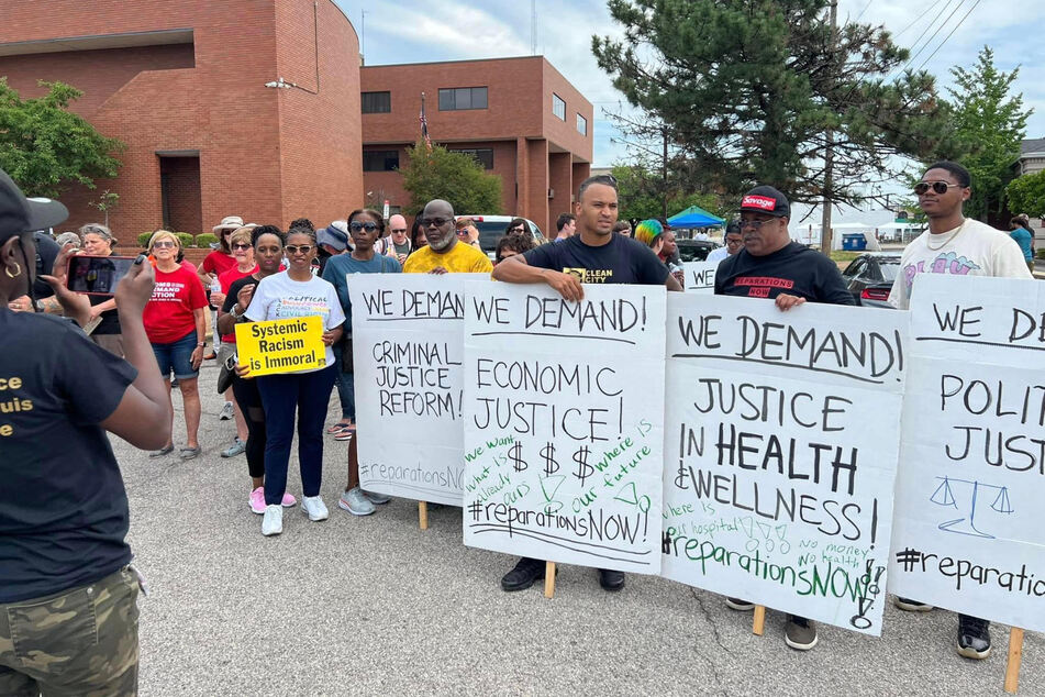 Community groups in East St. Louis say they have the support of the city council in their efforts to establish a reparations committee.