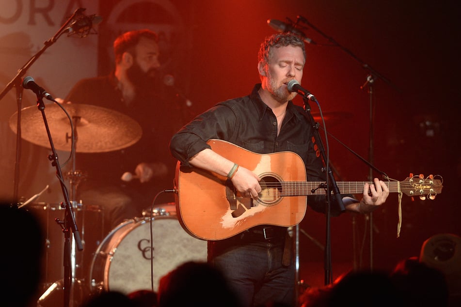 Iconic singer Glen Hansard, who created the movie and music of Once, killed in motorbike crash