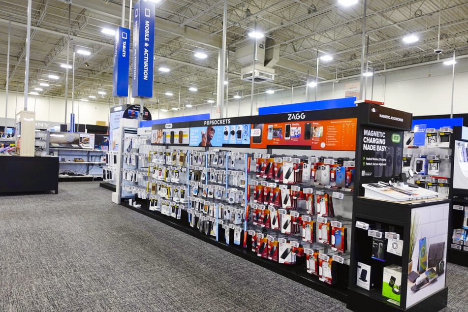 Smart shoppers are rushing to Best Buy for these deals on Monday, October 26